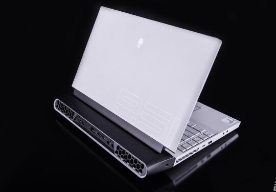 游戲本的工業(yè)設(shè)計(jì)，公司旗艦-ALIENWARE AREA-51M評測